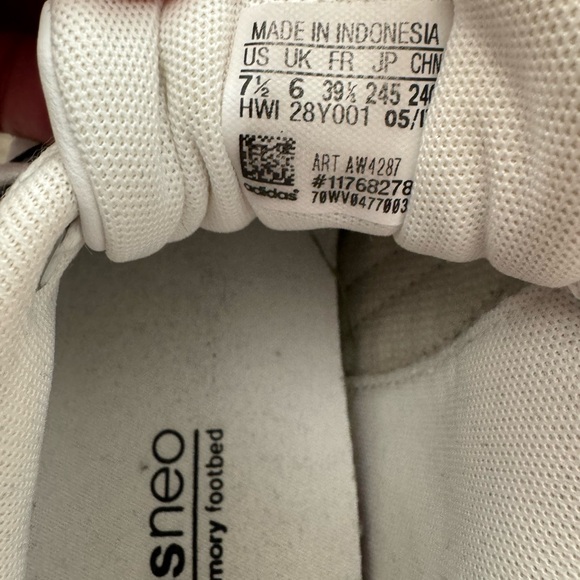 Adidas Cloudfoam Black & White Sneakers - Picture 4 of 5